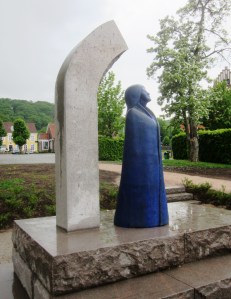 Statyn av Birgit Nilsson avtäcktes i Båstad på Birgits födelsedag i maj 2013.