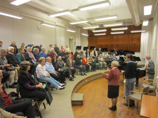En fullsatt korsal med GO-vänner mötte Finn Rosengren.