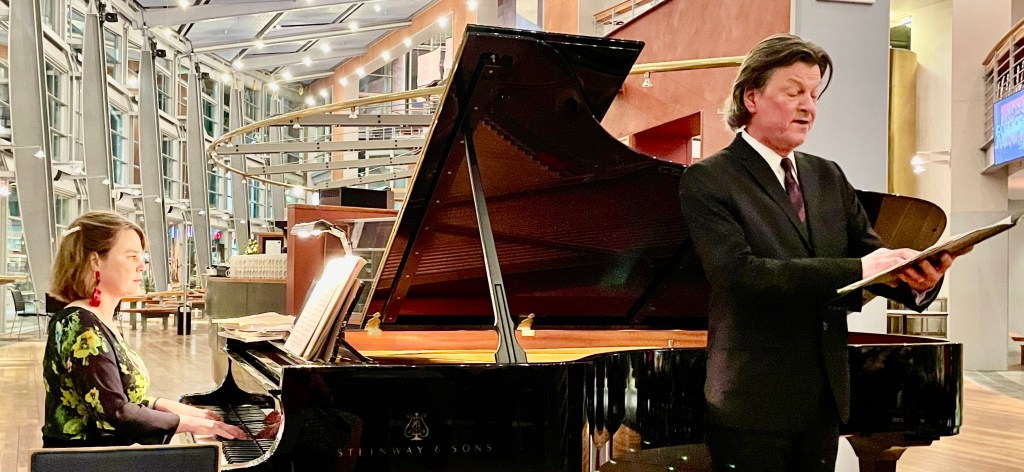 Denna bild har ett alt-attribut som är tomt. Dess filnamn är operasangare-mats-persson-ackompanieras-av-lisa-froberg.jpg